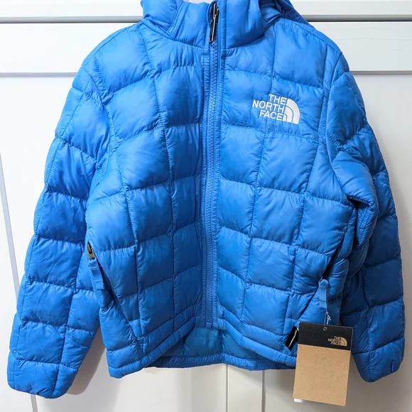 THE NORTH FACE, Boys' ThermoBall™ Hooded Jacket, Optic Blue, Size Extra Small/6. - Picture 3 of 11